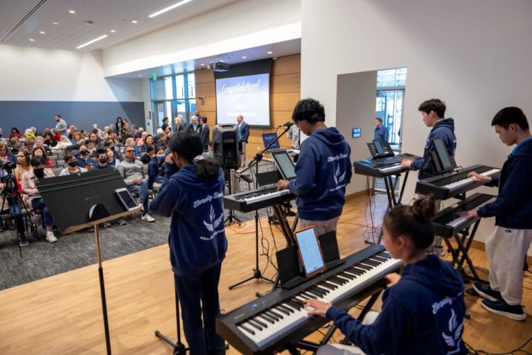 Lee_Unsung Heros 037 04-14-23